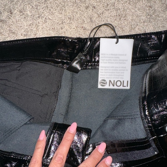 Noli Croco Faux Leather Short - Black - Picture 4 of 6